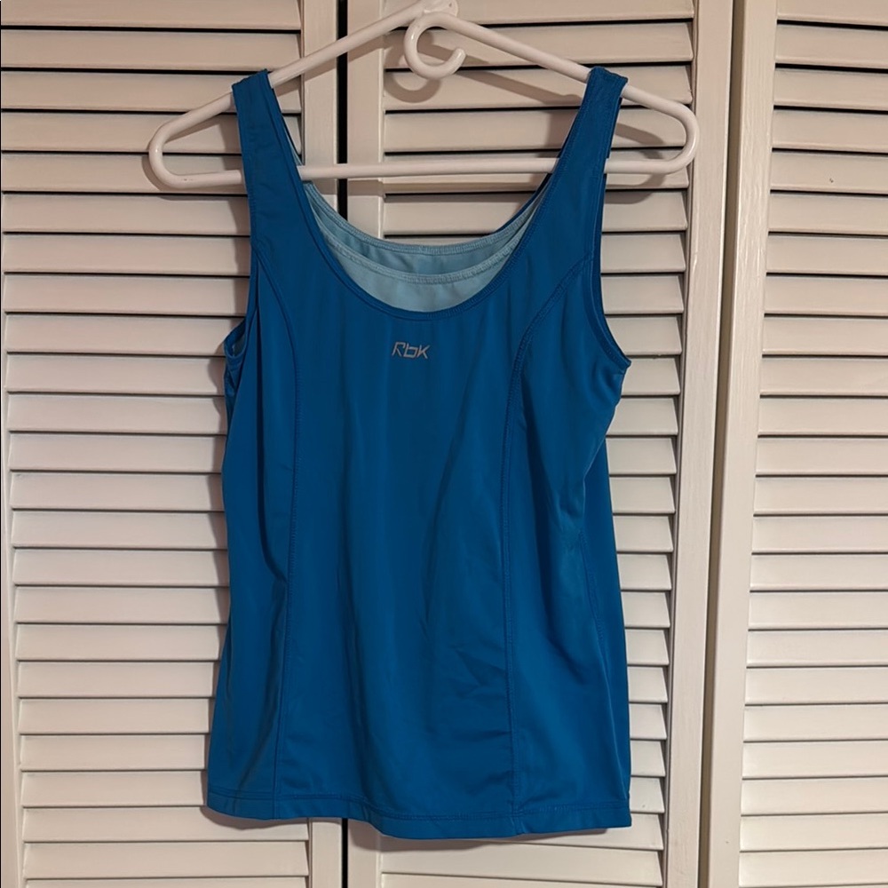 Fitted Blue Sleeveless Tank Top with shelf bra